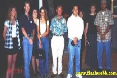 HOOTERS1.jpg